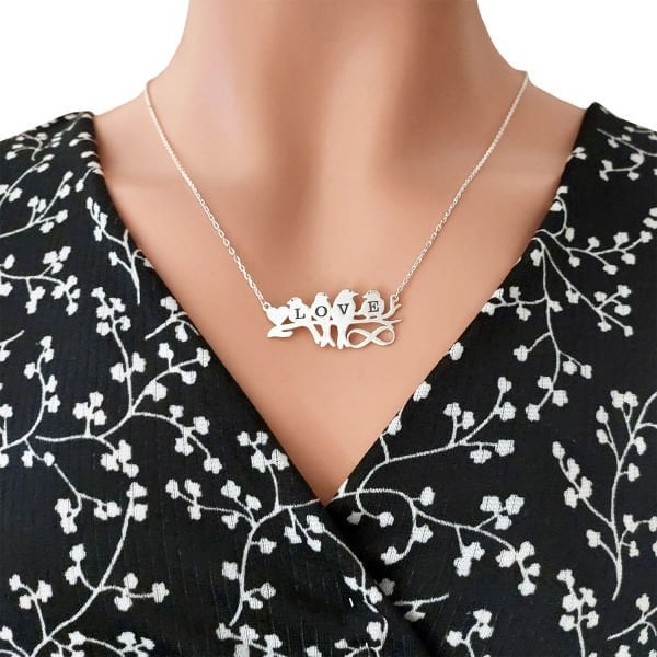 Gümüş Kalpli Love Harfli Kolye