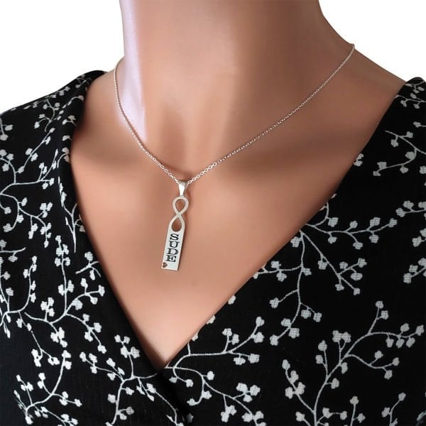 Gümüş Plaka İsimli Kolye