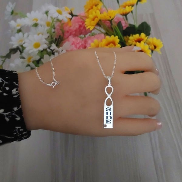 Gümüş Plaka İsimli Kolye