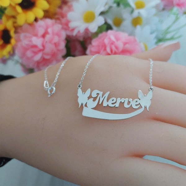 Gümüş Kelebek Tasarımlı İsimli Kolye