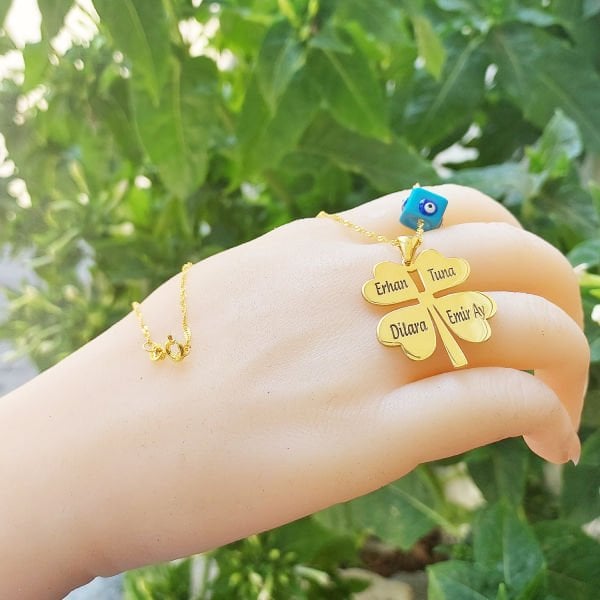 Gümüş Kalpli İsimli Yonca Kolye