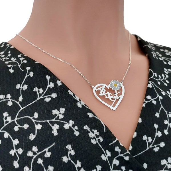 Gümüş Kalpli Papatya İsimli Kolye
