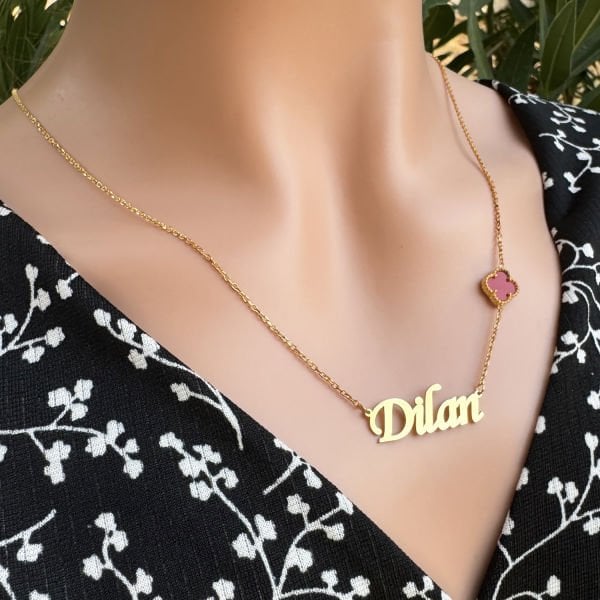 Gümüş İsimli Taşlı Yonca Kolye