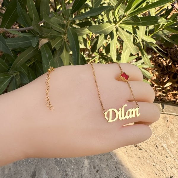 Gümüş İsimli Taşlı Yonca Kolye