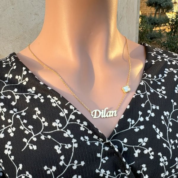 Gümüş İsimli Taşlı Yonca Kolye