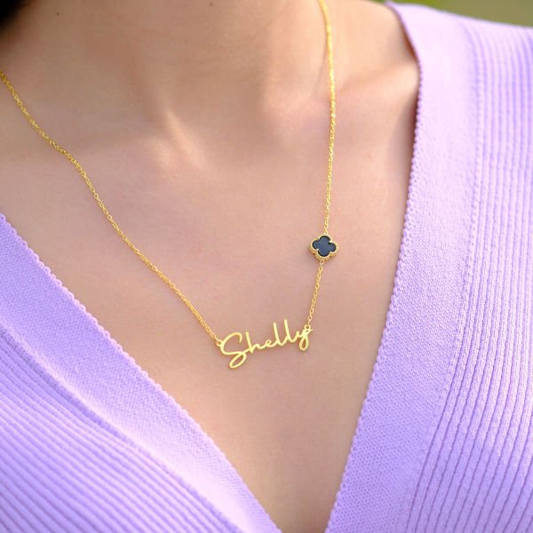 Gümüş İsimli Taşlı Yonca Kolye