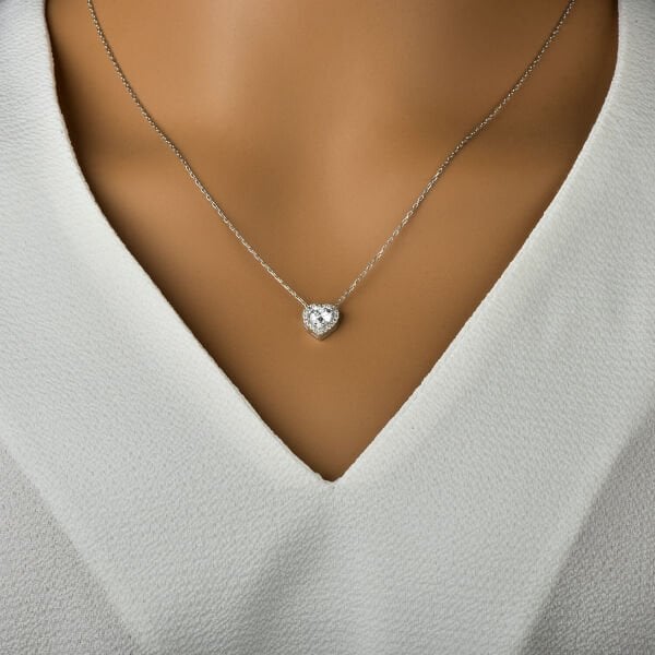 Gümüş Taşlı Kalpli Kolye