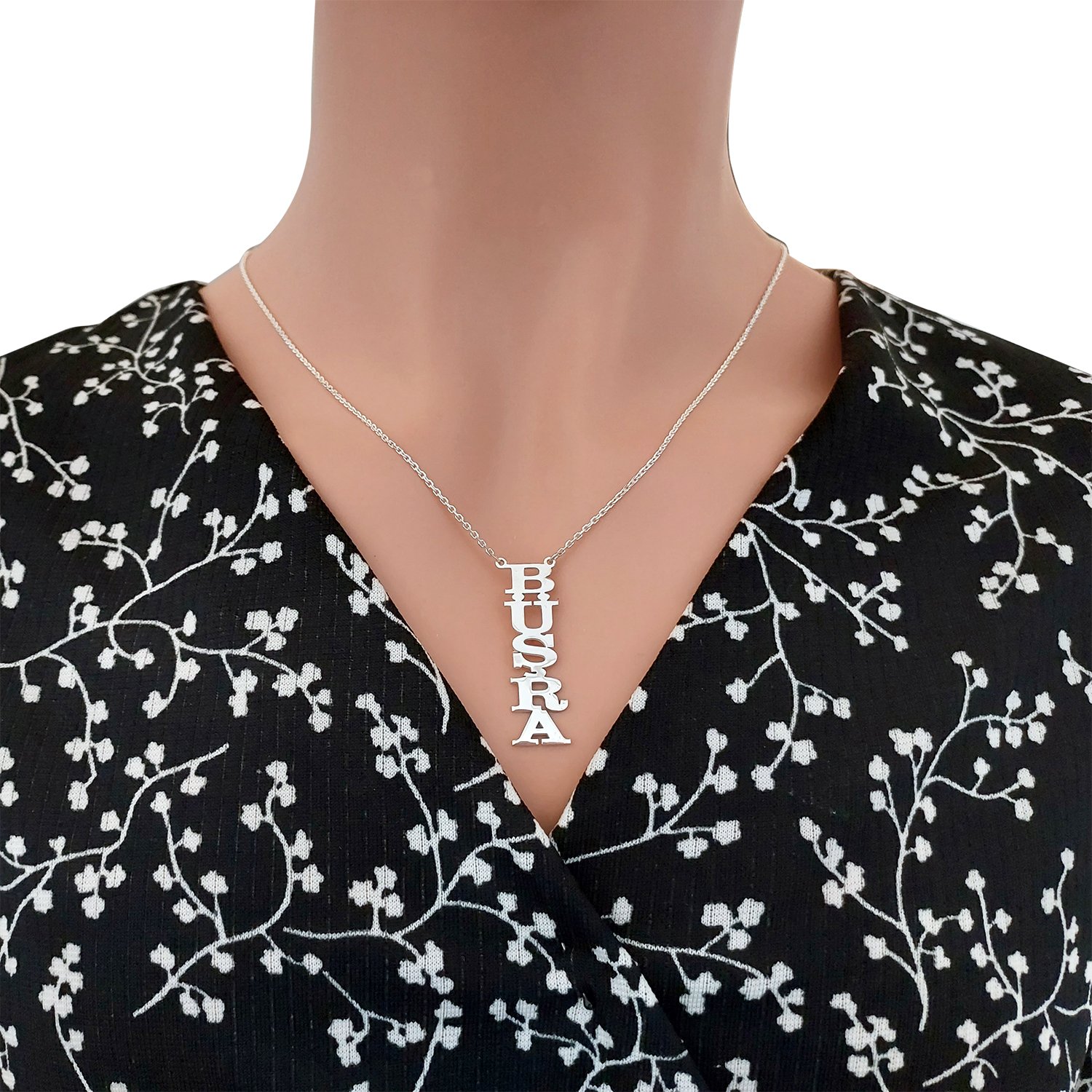 Gümüş Dikey Yazılı İsimli Kolye