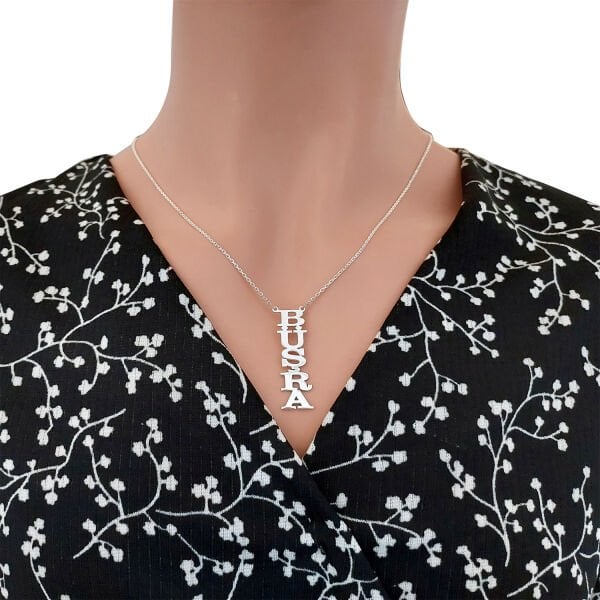 Gümüş Dikey Yazılı İsimli Kolye