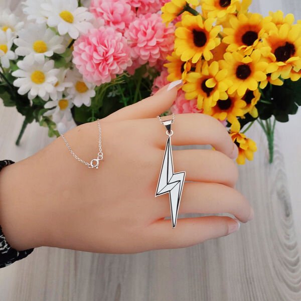 Gümüş Şimşek Figürlü Kolye