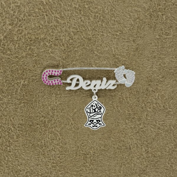 Gümüş Kelebekli İsimli Bebek Yaka İğnesi