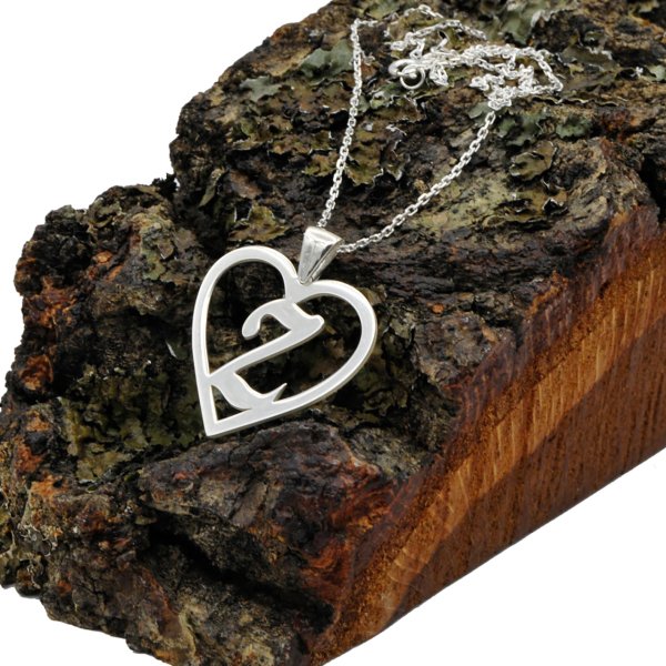 Gümüş Kişiye Özel Kalpli Tasarım Tek Harfli Kolye