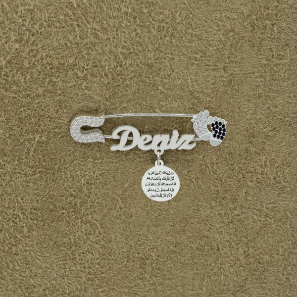 Gümüş Siyah Beyaz Patikli İsimli Bebek İğnesi