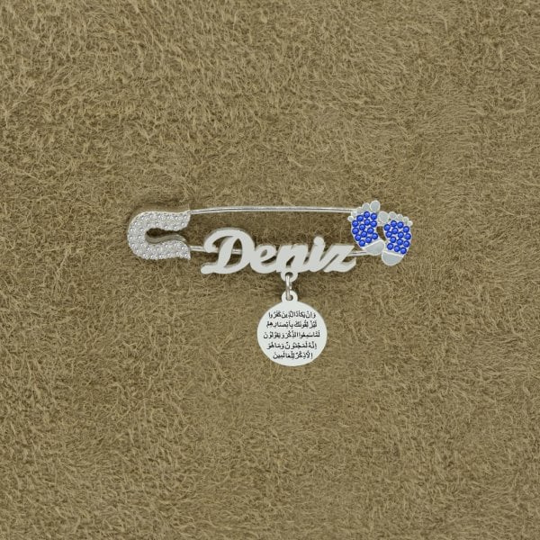 Gümüş Patikli İsimli Bebek Yaka İğnesi