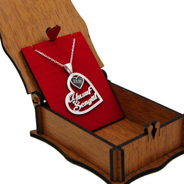 Gümüş Özel Tasarım Kalpli Tarihli İsimli Kolye