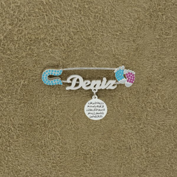Gümüş Patikli Nazar Dualı İsimli Bebek İğnesi