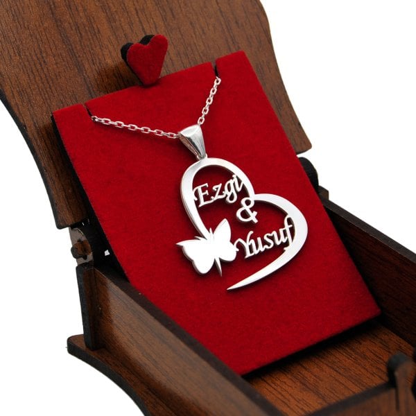 Gümüş Özel Tasarım Kalpli Kelebekli İsimli Kolye