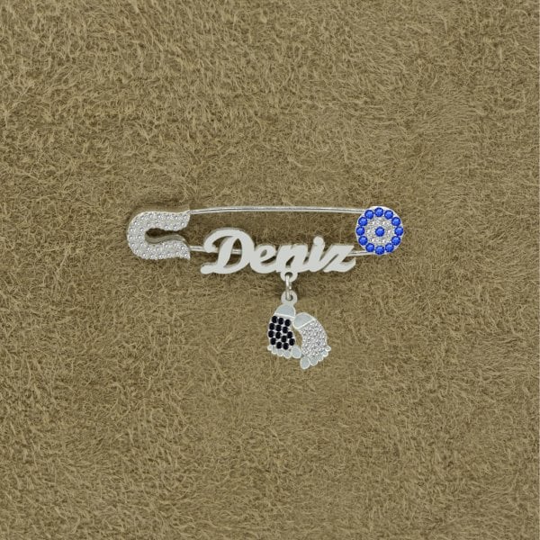 Gümüş Siyah Beyaz Patikli İsimli Bebek İğnesi