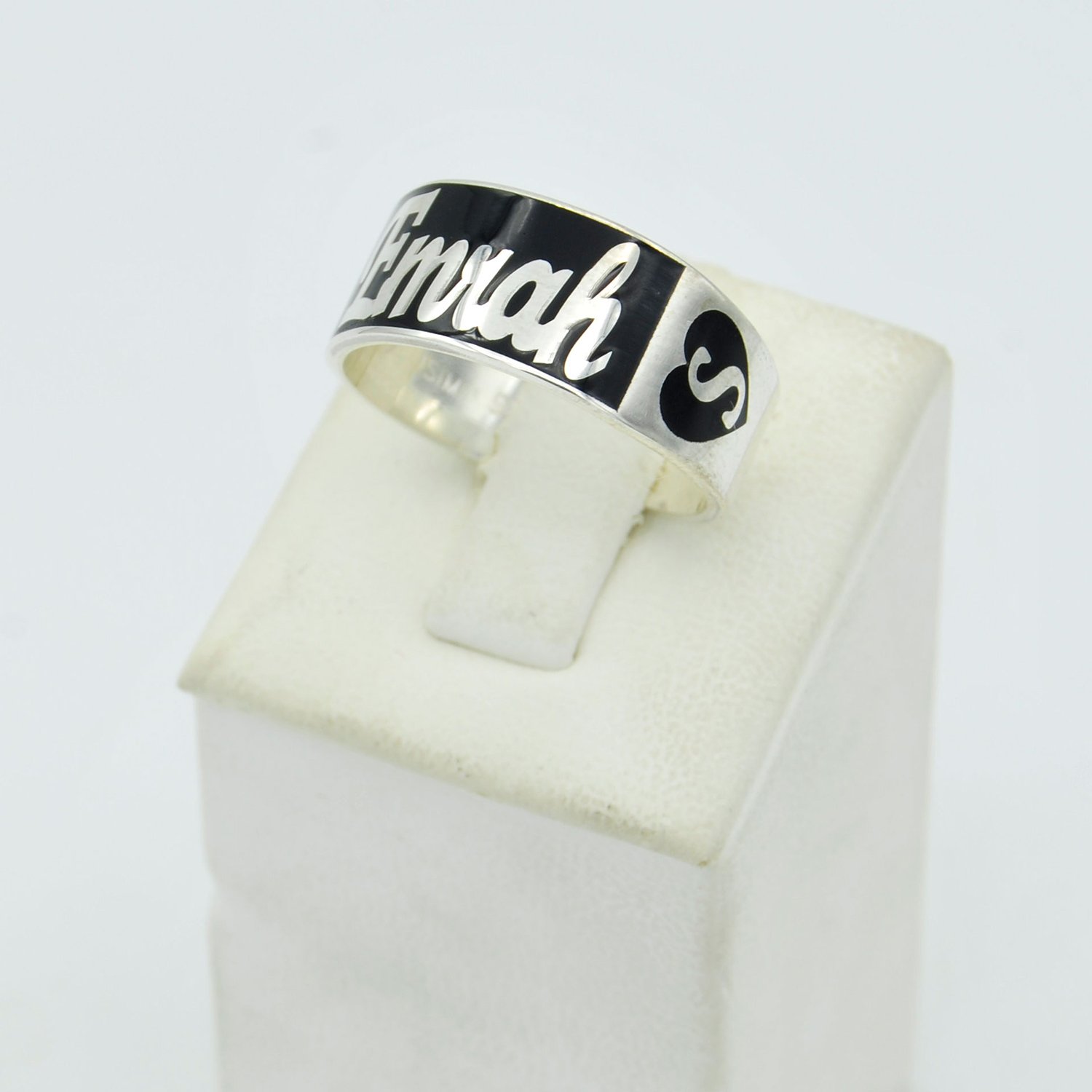 Gümüş Kalpli Mineli İsimli Erkek Yüzük