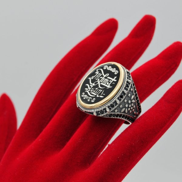 Gümüş Hat Yazılı Mineli İsimli Erkek Yüzük