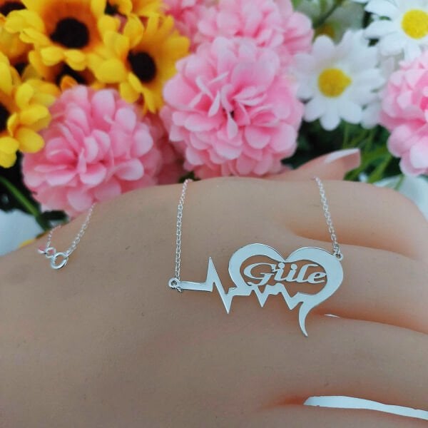 Gümüş Özel Tasarım Kalp Ritimli İsimli Kolye