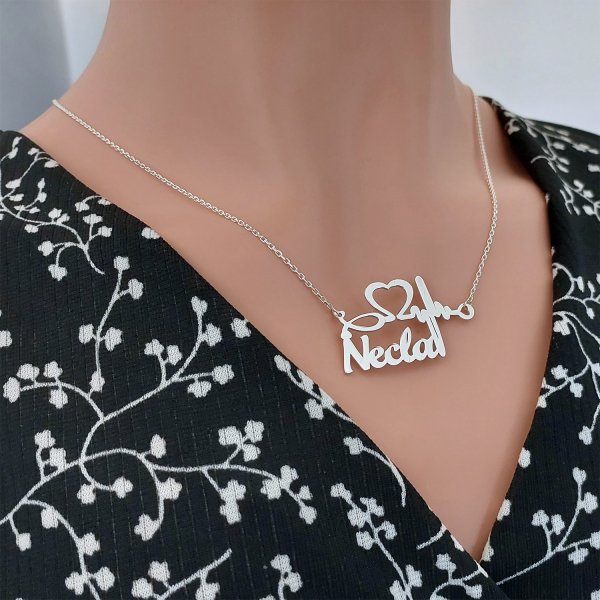 Gümüş Kişiye Özel Kalp Ritimli İsimli Kolye