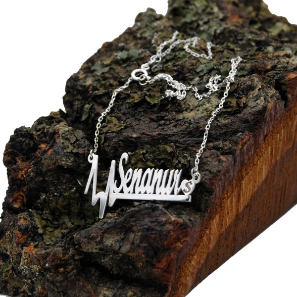 Gümüş Kalp Ritimli Yıl Dönümü Tarihli Kolye