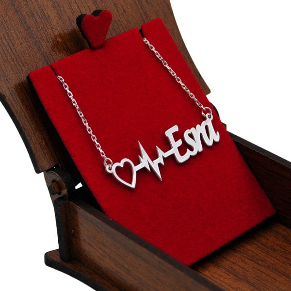 Gümüş Özel Tasarım Kalp Ritimli İsimli Kolye