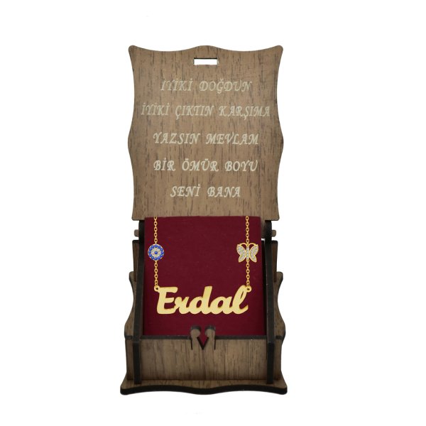 Gümüş Zinciri Nazarlık Kelebekli İsimli Kolye