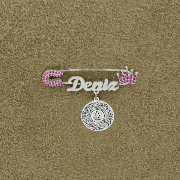 Gümüş Taçlı Dualı Maşallah İsimli Bebek İğnesi